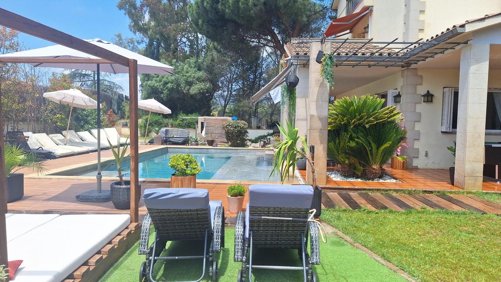 Les Canyes Cottage, Private Villa Resort Piera Екстер'єр фото