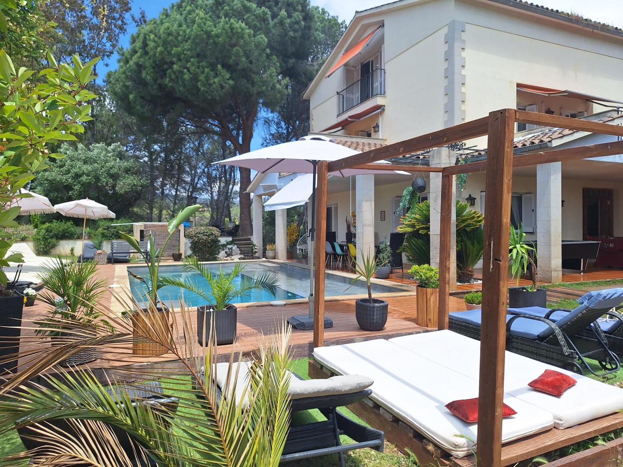 Les Canyes Cottage, Private Villa Resort Piera Екстер'єр фото