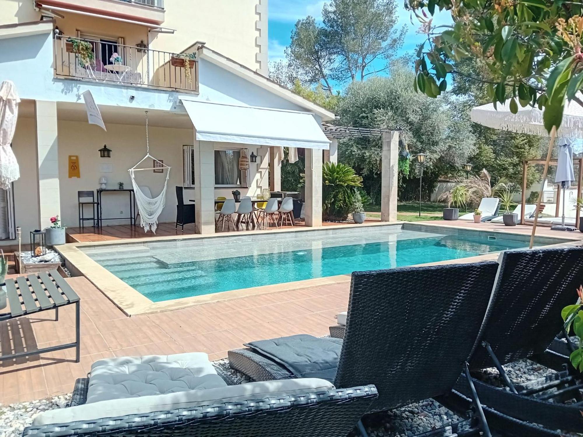 Les Canyes Cottage, Private Villa Resort Piera Екстер'єр фото