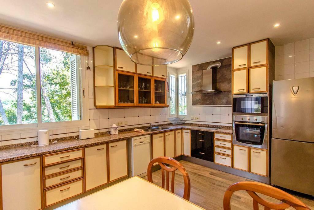 Les Canyes Cottage, Private Villa Resort Piera Екстер'єр фото